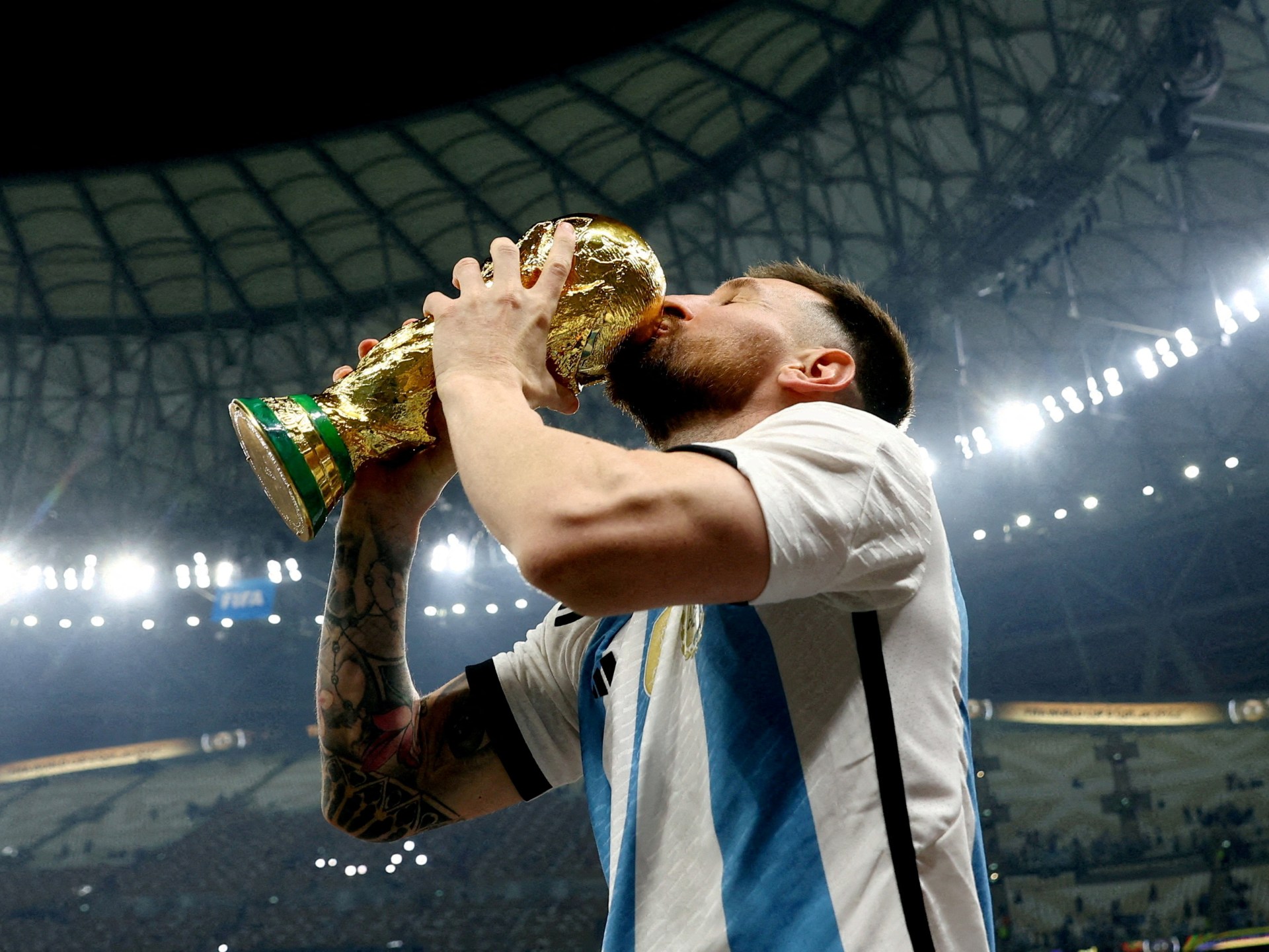 Argentinians Rally Behind Lionel Messi Amid Global Support World argentinians-rally-behind-lionel-messi-amid-global-support-world