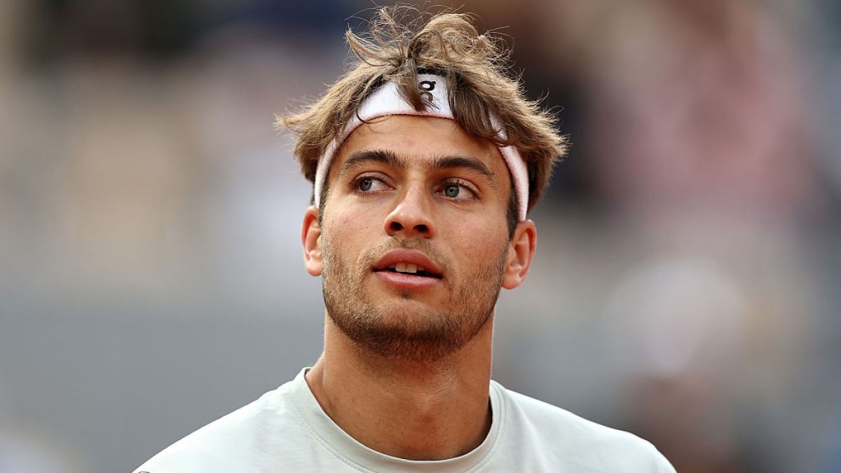 Arnaldi Withdraws from French Open Due to Illness