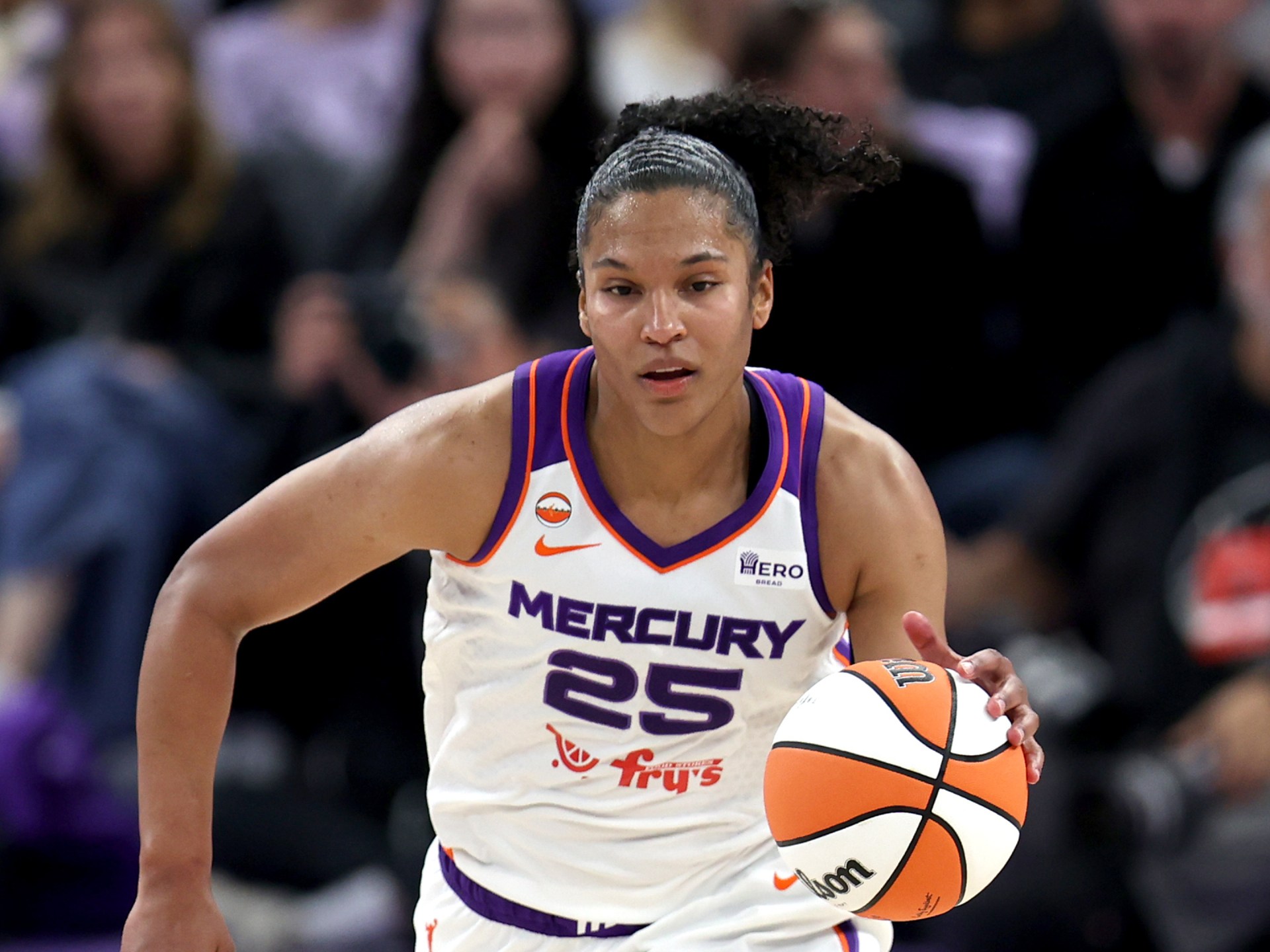 Former WNBA player Mercurys Thomas receives online abuse after suspension