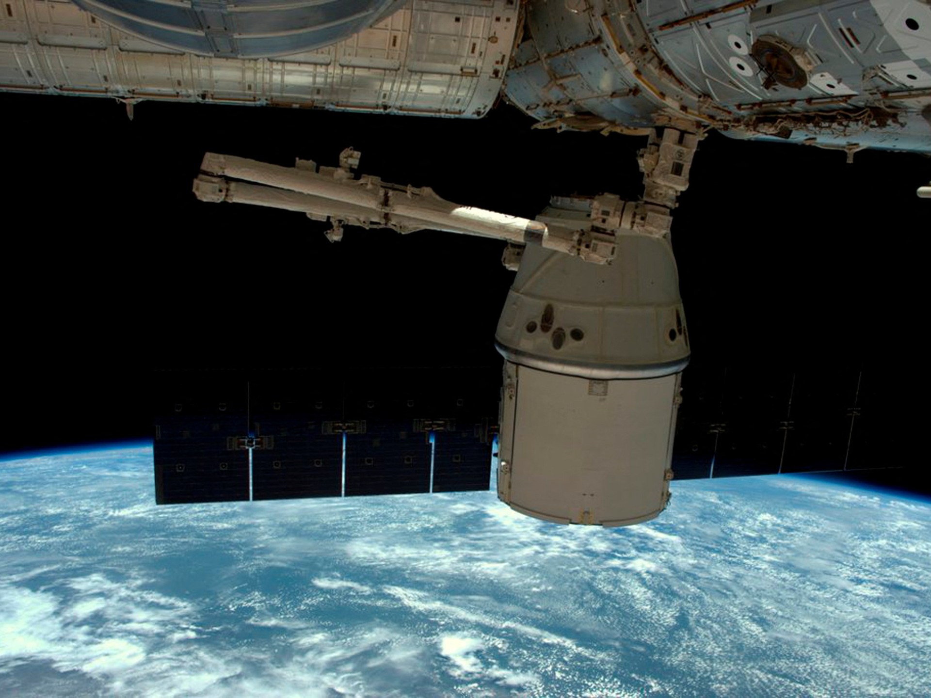 NASA advises ISS astronauts to prepare for potential evacuation due to leak