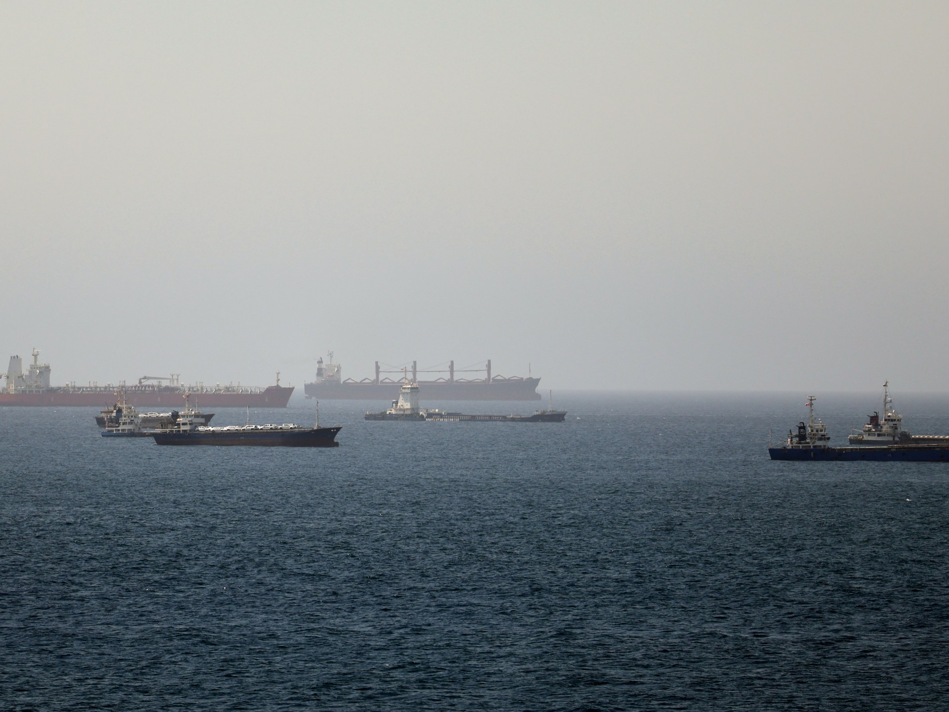 Oil Prices Rise After Attack in Strait of Hormuz Halts Evacuation Plan