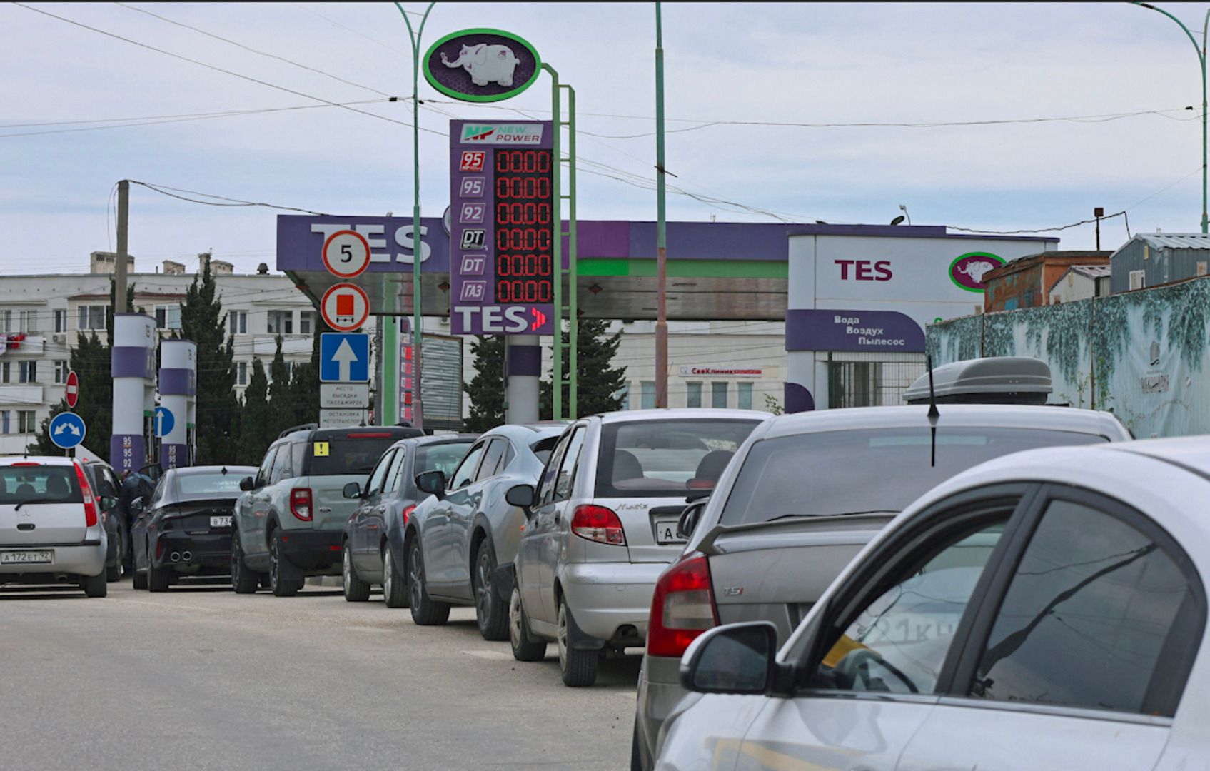 Russia faces worsening fuel shortage amid ongoing Ukrainian drone attacks