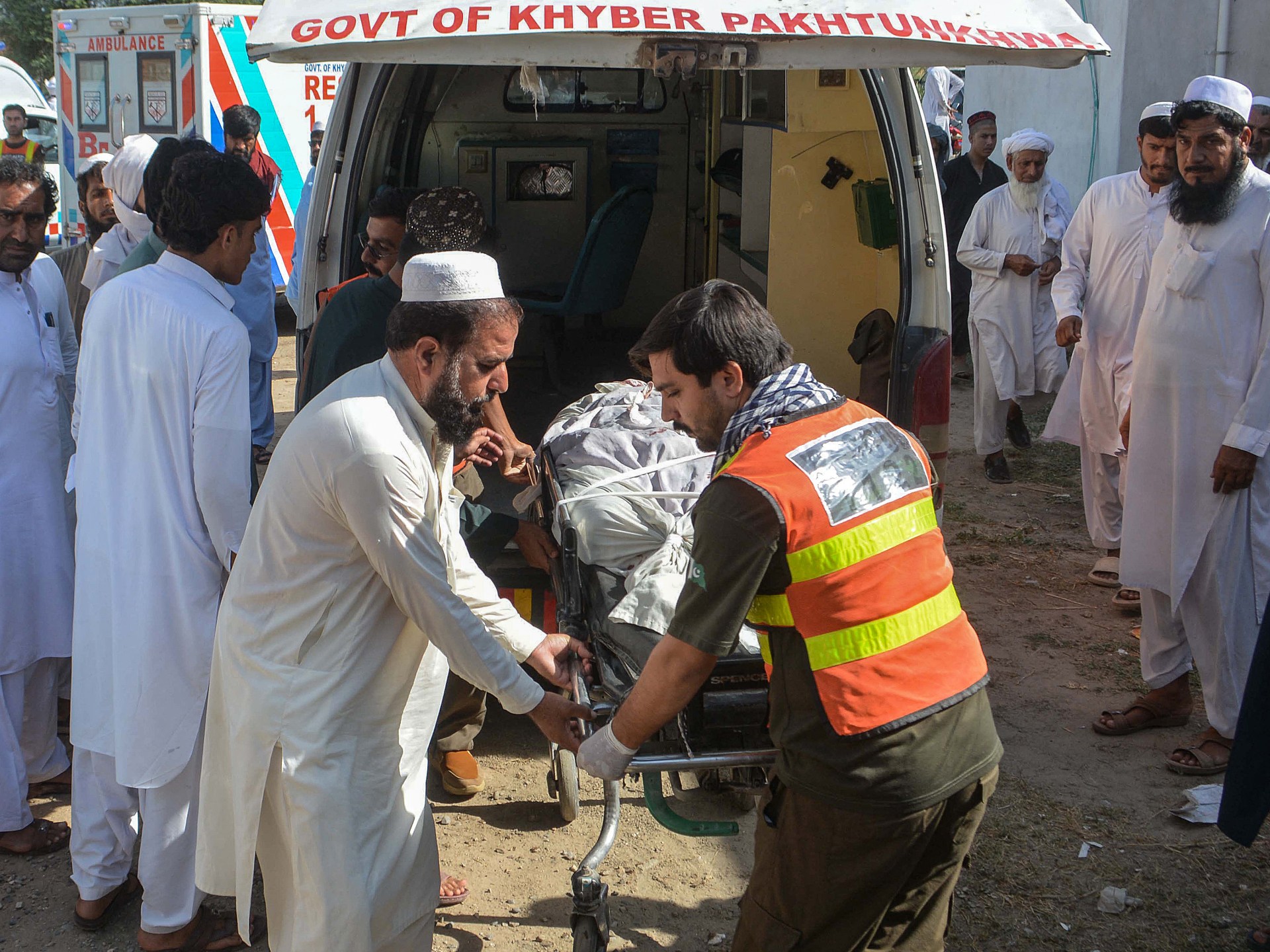 Seven killed by roadside bombs in northwestern Pakistan region