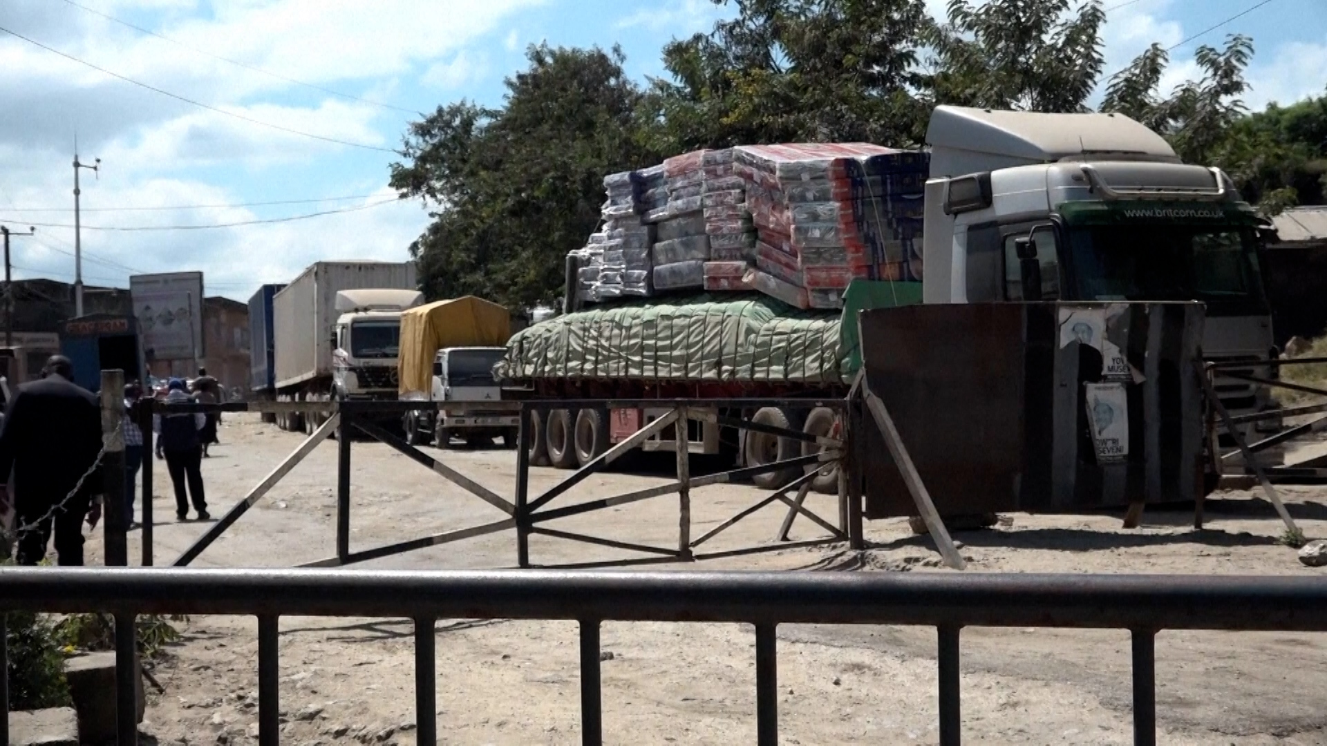 Uganda and DRC impose strict Ebola border controls on all goods shipments