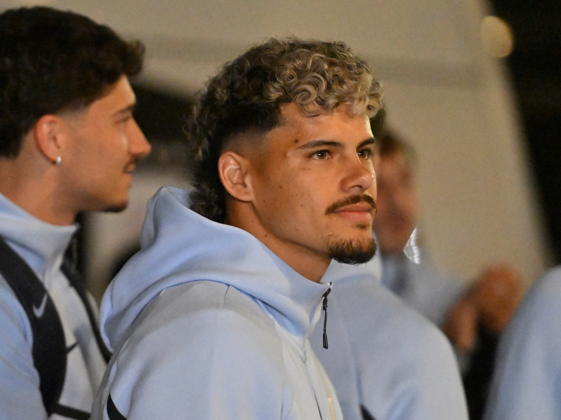 Uruguay soccer team arrives in US after flight delay before World Cup match